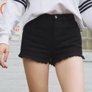 Brandy Melville/ John Galt black shorts